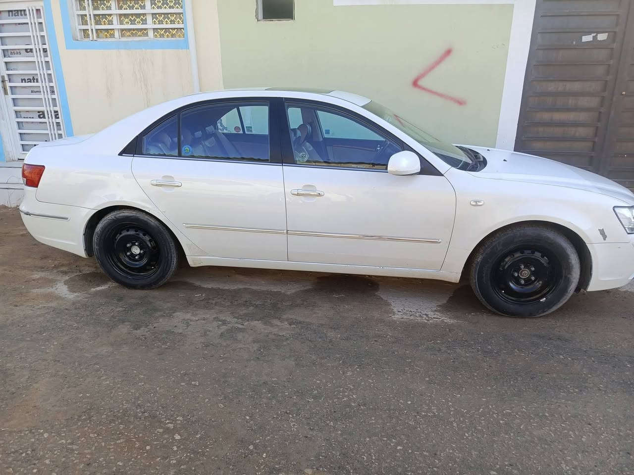 اسلام عليكم اخوان سياره سوناتا 2009خليجي للبيع كير محرك وحداديه مكفولات مكينه 2400 سنويه جديده السياره بااسمي بيها قطع تبديل (بنيد وباب وجاملغ) سياره نظيفه كولش السعر(125)للتواصل ***********
