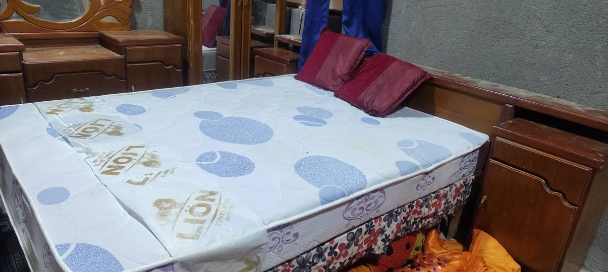 غرفة خشاب صاج الأصلي للبيع السعر 500  وبيه مجال  📞7804511584


**إذا كنت صاحب هذا الإعلان وتريد حذفه لأي سبب، رجاءا أرسل رسالة إلى الدعم الفني**