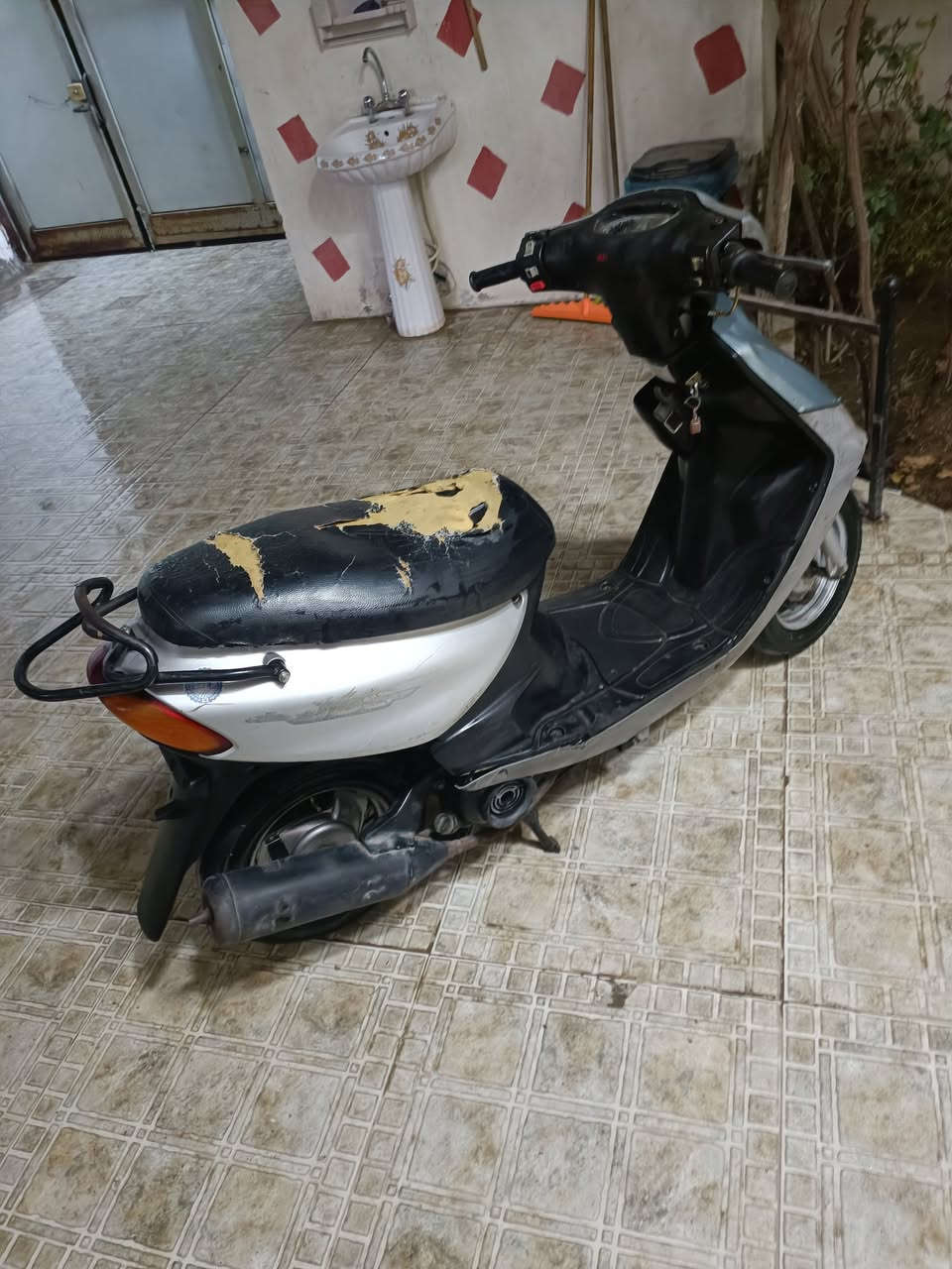 دراجه للبيع ماكس قجمه بوشه 49 سعر 300 بيها مجال دراجه نظيفه سلف شغاله بس باتري ميت اللي يريد يتصل هذا رقمي***********
