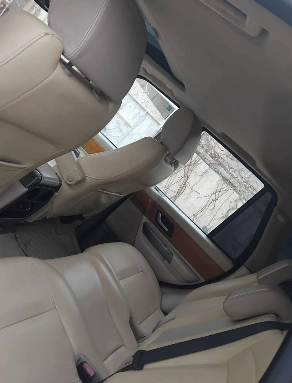 رەنج رۆفەر کامل گۆرایە بۆ 2013
هیج دەعم و لێدانی نیە 
بەس ماشاءاللە دەوێت ناو داخلی لۆک لۆک قەپات مواصەفات
هەر جواردەبل بەرزو نزمی کاردەکات
کارەبایەتات مەزبووتە
کەووتت رەنج یەعنی مەکەینەی عادی بێ سووپەرە 
بەس دوو پارجەی هەیە بێ داخلی 
سعری 110مەجال // گۆرینەوەش دەکەم 
ژمارەی تەلەفۆن *********** أربيل, العراق
