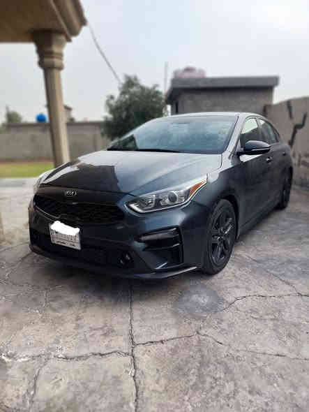 السلام للبيع فورتي موديل 2020 جيتي
السيارة بحالة الوكالة فول مواصفاتها معروفة بصمة فتحة رادارات فول مكينة الفين دوش كير ومكينة بحالة الشركة مكفولة تخم تاير السيارة كلين بس الدعامية وبخشم البنيد بارد اقل الشبر وايرباك الدركة راجع سستم ماشية ٧٢سيارة مامتعوبة جديدة بمعنى الكلمة مال جناي 
رقم ((***********))
مكان بغداد ابو غريب/
