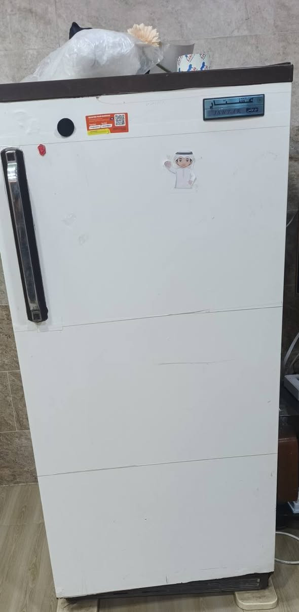 السلام عليكم ..  
عندي اغراض للبيع 
غساله هيتاشي ١٦ كيلو..شغاله ١٠٠٪ ب٨٥ الف
ثلاجه عشتار باب اول .. شغاله ١٠٠٪ سعرها ١٣٥ الف
ثلاجه رويال شغاله ١٠٠٪ سعر ٢٠٠ الف
طباخ كريازي باب اول سعر ١٢٥ الف 
ماطور ماء جديد نصف حصان .. سعر ٢٥ الف
مبرده الشمال حجم كبير شغاله ١٠٠٪ نضافه ٨٠٪ سعرها ٧٠ الف 
للاستفسار .. ***********
