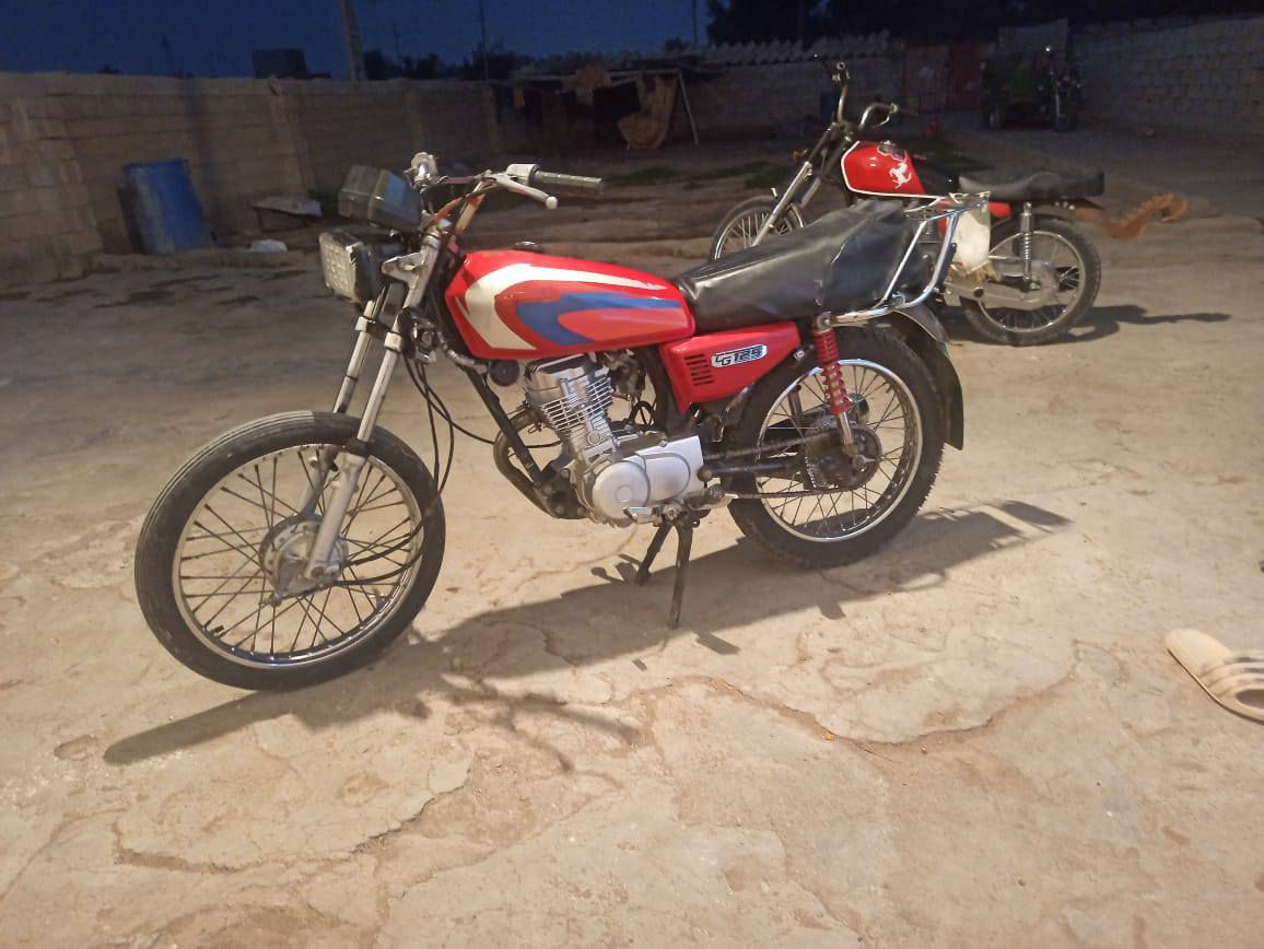 دراجه للبيع سكنر 6 اوراق حابين تصل على هذا الرقم موقع البتيره ***********
