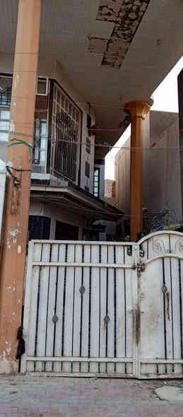 الدار للبيع طابقين طابو صرف مساحه 80 متر 
غرفتين وصاله و استقبال و مطبخ و صحيات داخلية و خارجي بناء درجه اولى صب كونكريت مسلح ونزال و سكف طابوك 
الموقع كربلاء طويريج في حي الامير او مقابيل ابو هاشم 

للأستفسار *********** او مراسله الصفحه
