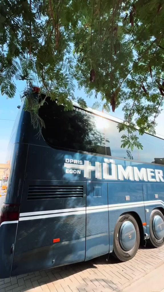 سلام عليكم باص ام السيوف للبيع حجم 417
سياره كامله وجاهزه للأخير بمنراما رجل الي صدمه حساس 2006 اصل رقم اصولي تحويل مكينه V8 صطر تخم تاير 8 وياله مفتوحه مكان السياره بغداد 
🔴 *********** حجي رائد
