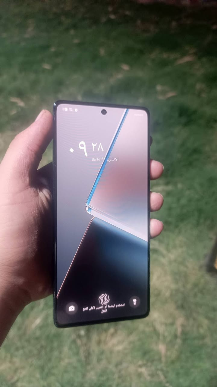 السلام عليكم جهاز انفنكس نظيف للبيع السعر 300 يشغل ببجي 120 فريم
المواضفات:
اسم الجهاز: Infinix GT 20 Pro
الطراز (Model): Infinix X6871
المعالج: MediaTek Dimensity 8200 Ultimate (معالج قوي وممتاز للألعاب)
ذاكرة الوصول العشوائي (RAM): 12 جيجابايت (ويمكن توسيعها برام افتراضي +6 جيجابايت إضافية)
ذاكرة التخزين: 256 جيجابايت
الكاميرا الخلفية: أساسية بدقة 108 ميجابكسل تدعم التثبيت البصري (OIS) + كاميرتين بدقة 2 ميجابكسل
الكاميرا الأمامية: 32 ميجابكسل
البطارية: 5000 مللي أمبير
دقة الشاشة: FHD+ (1080×2436)
النظام: واجهة XOS 15.1.2 المبنية على نظام أندرويد

الرقم: ‏‪***********‬‏
العنوان: زين القوس-شارع ابو الفضل
