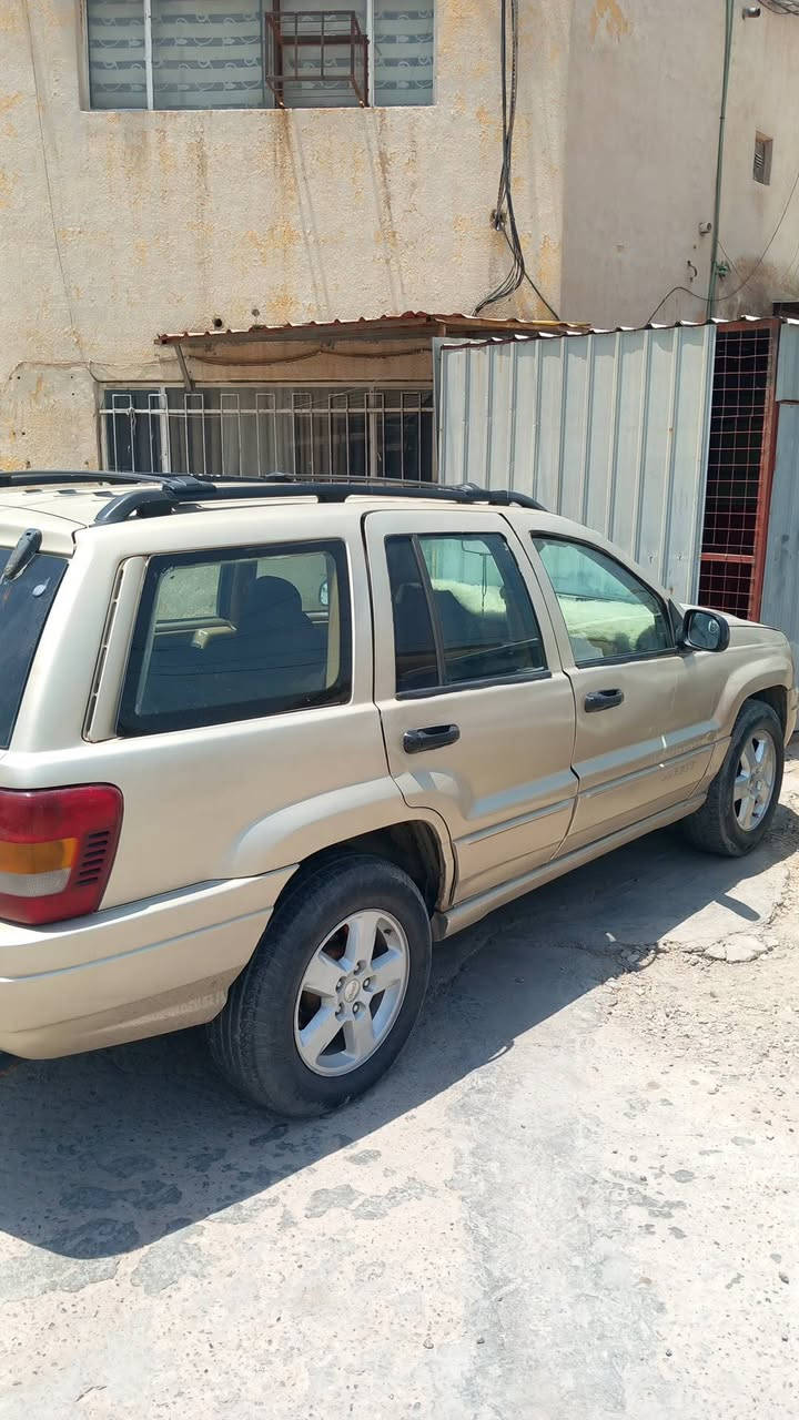 سلام عليكم
للبيع اومراوس حسب قناعتي جيب شيروكي ٦ سلندر جاهزه مابيها نقص رقم بغداد الاستفسار ***********
