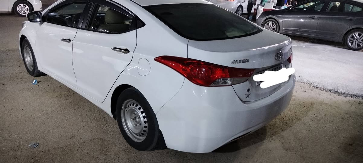 بيع او مراوس حسب القناعه النترا ١٦٠٠ ابيض مكفوله من الظربه والصبغ بيهه كارتات بصيطه  مكينه وكير وحداديه وتبريد جاهزه كله شغال    السعر ٩٦ وبيه مجال ***********.  ***********
