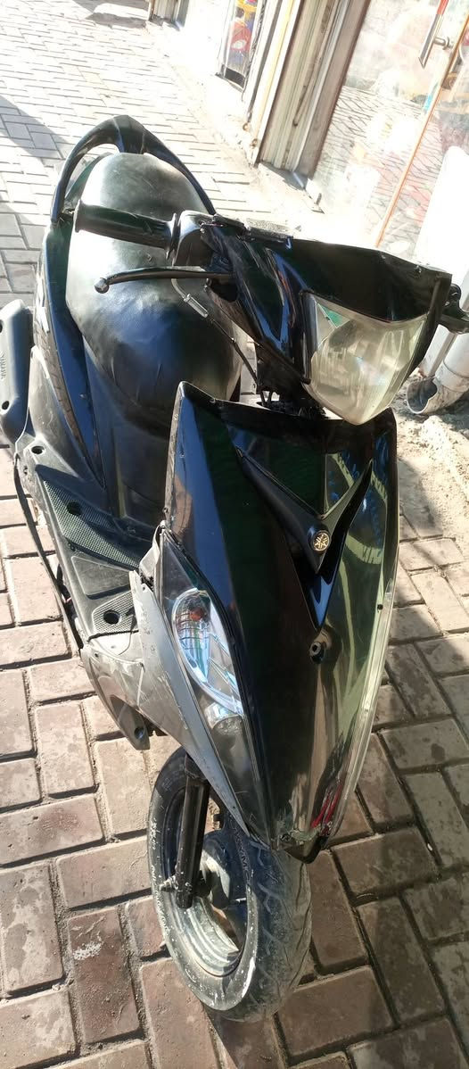 سلام عليكم دراجة ماكس مضلع حديث للبيع كامله سلف وهندر مكينه ناعمه شلعه ومعدل نكره شوكت ما جان دبلات شغاله كهربائية كله شغاله بس بيه (خيط تبخير قليل) باقي كله كامله السعر 350 وبيه مجال مكان بغداد الكاظيه.الرقم ***********بي واتساب
