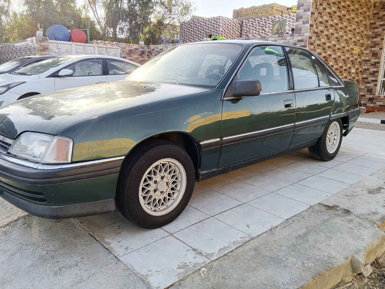 سلام عليكم لبيع أوبل اوميك مديل 92مصبوغ جمالي سيار جاهز من كلشي محرك وكير وحدادي تخم تخم تاير جديد كهربائية كله شغال عنوان دوانيه مهناوي ستغسار ***********
