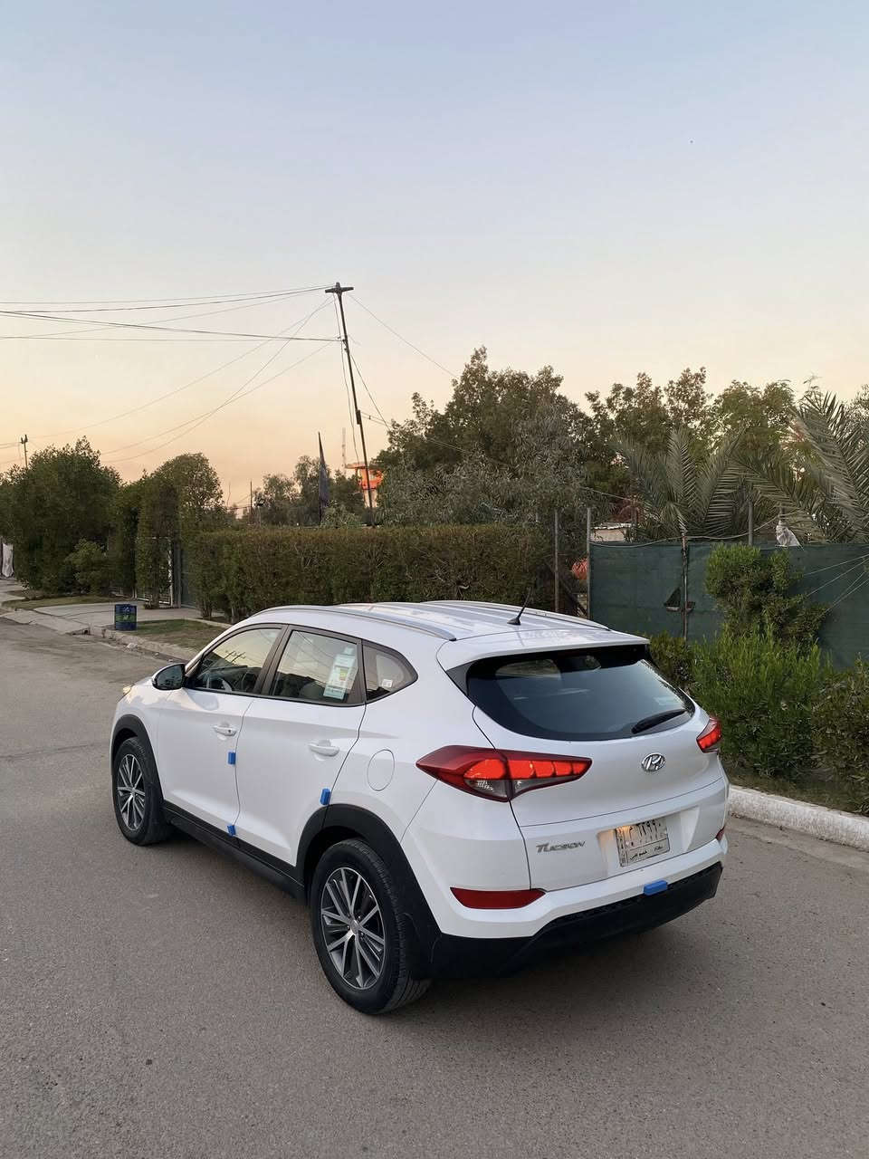 السلام عليكم
توكسان وكالة خليجي ٢٠١٦ رقم بغداد 
محرك دوش ٢٠٠٠ ماشية ١١٥ الف 
مواصفات السيارة واضحة بالصور 
مكفولة من الصبغ والتبديل 
بيها بارد بالجاملغ الامامي فقط 
مكاني بغداد البلديات / سعرها ١٦٧ 
للاتصال فقط : ***********
