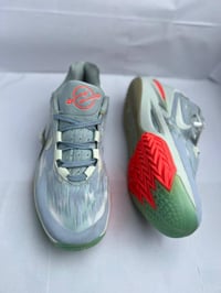 زوم أصلي • مقاس ٤٤/٤٥ • جديد مو مستخدم