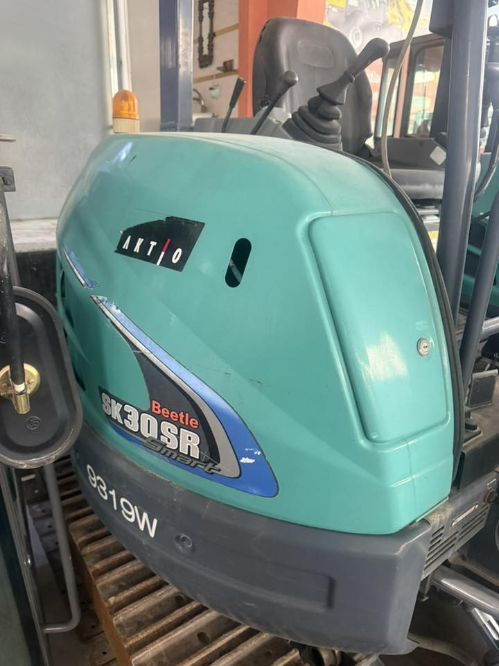 حفارة SK30SR فول موصفات بمً ونوزل محرك يانمر 84 موديل2011

***********

***********
