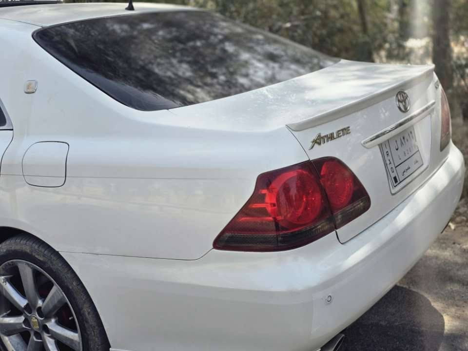 شاهینە 180
گێڕ گەوڕە موس 2007
بێ بۆیاخ 
تەنها شوێن موسەکانی بۆیاغە
ناو ڕەش جلدو هیتەر سڵاید 
3دوگمە 
گێڕوومەکینە و کەڤەر گۆڕاوو بەشەرت
