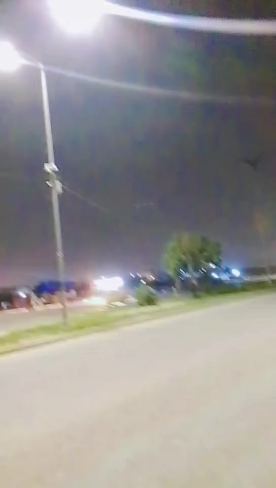 سلام عليكم سبيسي نضيفه ماليزي  مكينه مامفتوح بيه برقي كهربائياته كله شغاله سعر خاص مكاني كوت شارع النفط ***********
