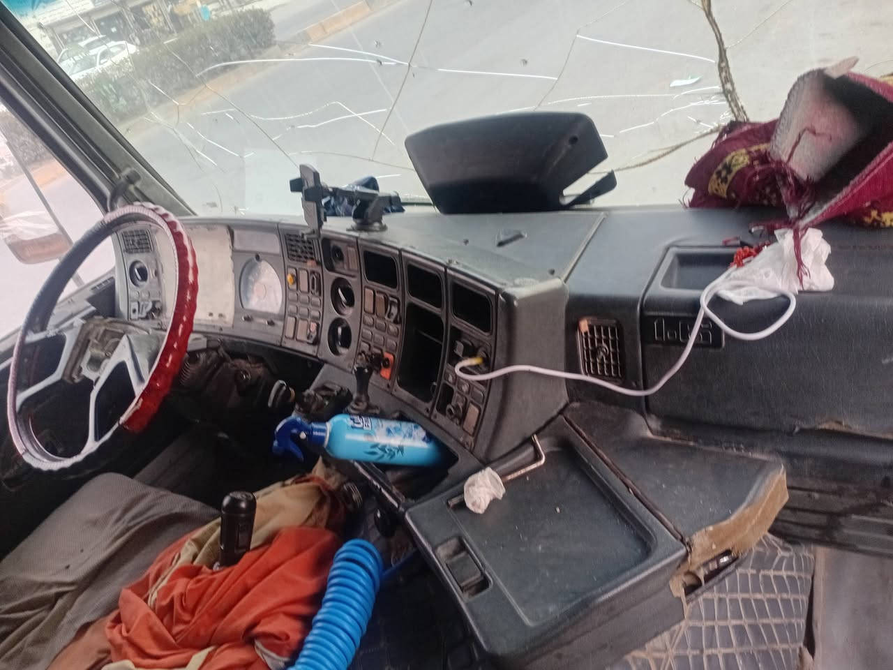 سلام عليكم البيع سكانية١١٣ ناصية موديل تحويل مباشر  93 مكينة ١١٢ونص رقم نبار ألماني سيارة جديدة دواخل جدد معمرة جديدة كير خمسة بخمسة اكسن خفيف رقم هاتف ***********
