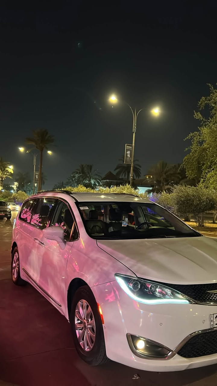 السلام عليكم كلايسلر باسفكا للبيع
كرايسلر باسفيكا موديل 2018 ابيض بغداد كامل مواصفات
حادث موضح بالصور 
الرقم : بغداد ... بدون ايرباك 
رقم الشاصي : 2C4RC1BG0JR170994
- محرك 6 سلندر 3600
- ويل كب حجم 17
- كار بلي
- بصمة للأبواب الاربعة مع بصمة للجنطة
- حساسات خلفية اصل
- كاميرا خلفية اصل دوارة مع الستيرن
- حساسات الاجتياز الجانبية
- كشافات دعامية اصل
- بصمة تشغيل وتشغيل عن بعد
- قبق الجنطة  شفط
- ابواب جانبية كهربائية الحركة متعددة الفتح والغلق
- كشنات جلد اسود
- -تحكم كهربائي متكامل لمقعد السائق
- تحكم ستيرن جهتين مع مجموعة ايعازات
- شاشة دشبول كبيرة تحتوي مجموعة من الايعازات
- السيارة 7 راكب مع 3 قطع تبريد
- رادار جانبي 
- توقف ذاتي عند الرجوع .
-نضام صدمه
.....4كاميرات
  السعر 185$ وبيها مجال 
مكان السيارة بغداد/الكرخ
للاستفسار الاتصال على الرقم 
***********
***********
