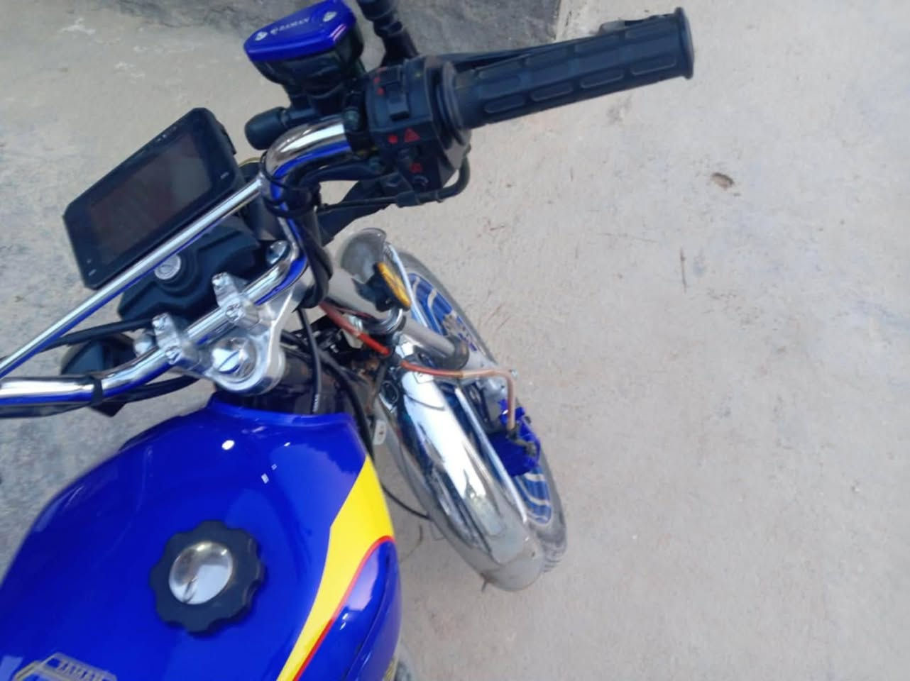 السلام عليكم
دراجه للبيع موديل25
بصمات اوراق سويجات
ماشيه 4الف وقابل لزياده
مراوس بهايوشه او زنجيل وفرق مو مشكله وترهم بيع
رقمي
عنواني حصيبة القائم قرب نافوره


**إذا كنت صاحب هذا الإعلان وتريد حذفه لأي سبب، رجاءا أرسل رسالة إلى الدعم الفني**