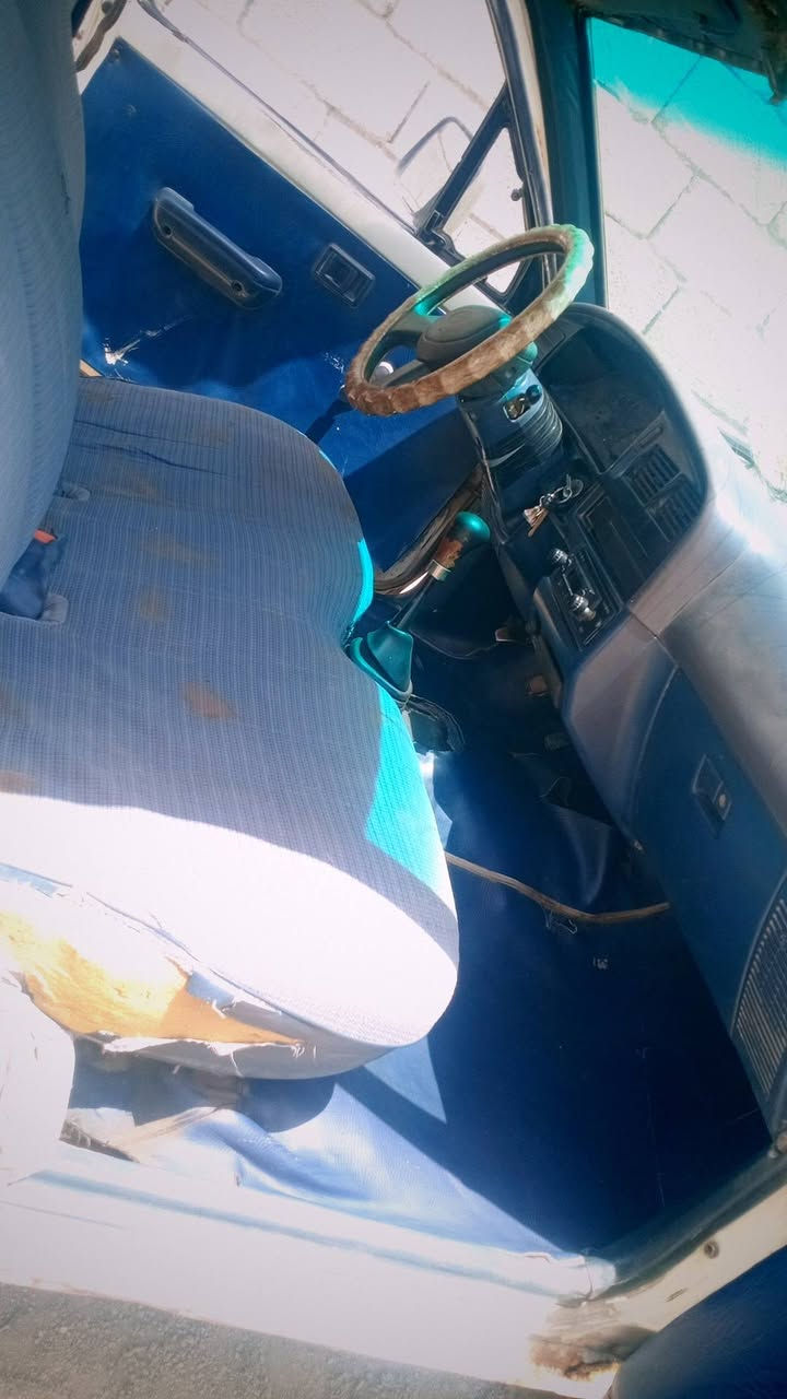 السلام عليكم تيوتا للبيع موديل 89 السياره نظيفه خير من الله محرك كروسيده نظيف جدا كير خمسه نمر جديد السياره حلوه كلش السعر 38 وبيه مجال لشراي مكان السياره الناصريه _ قضاء الغراف رقم الهاتف ***********
