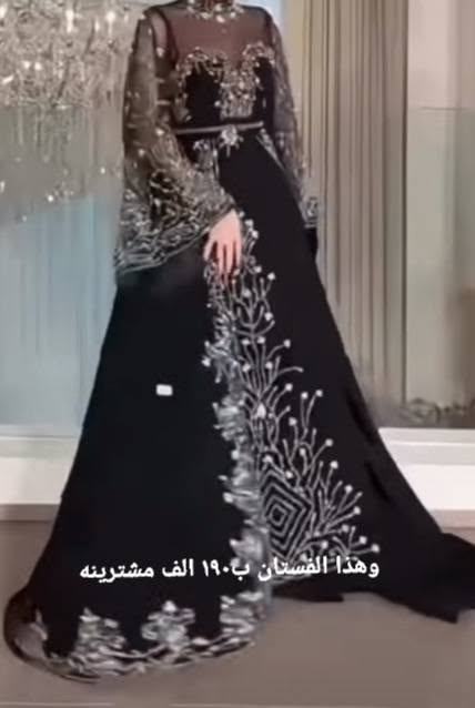 السلام عليكم، مقدماً مكاني بصرة
الفستان الاول: 
هذا فستان امي قياس ٥٢ ملبوس مره وحده واشتريناه من المنصور توصيل جابو النا ب١٩٠ الف 
ولحد تعترض على سعره لان كلنا نعرف هي هاي اسعار الفساتين وبالذات بهيج نوع وقياس 
تفاصيل: الفستان ملكي وفخم حيل 
يفيد البنات الطوال والي طولهم متوسط ويفيد الي عدهم اكثر شي خواصر وهم يخفي الكرش 
وبعد ملاحظه القماش الورا طويل
_______________________
والفستان الثاني: 
فستان خالتي قياس ٥٠ اشترته ب١٠٠ الف واصلا ما لبسته بس الزنجيل طك بس الباقي مثل ما هو امامكم بالصورة علما الصورة من تصويرنا، واذا قياسها اقل من ٥٠ ممكن ٤٨ يجي بيها هم


**إذا كنت صاحب هذا الإعلان وتريد حذفه لأي سبب، رجاءا أرسل رسالة إلى الدعم الفني**