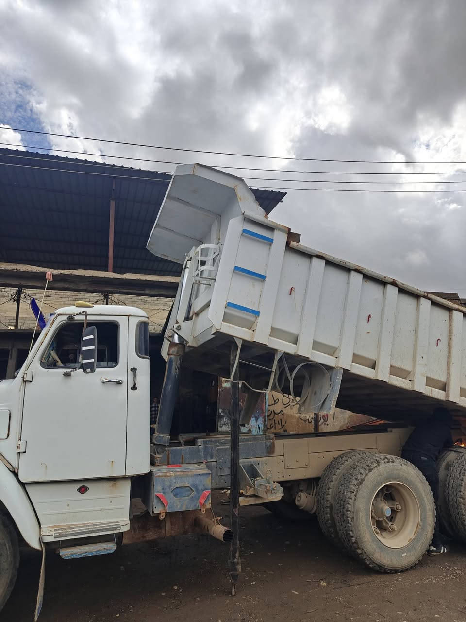 السلام عليكم بدي سكانيا قلاب للبيع
العنوان الموصل صناعة وادي عگاب 
السعر 17 هــ‏ ‪0750 887 8992‬‏ ابو قصي
