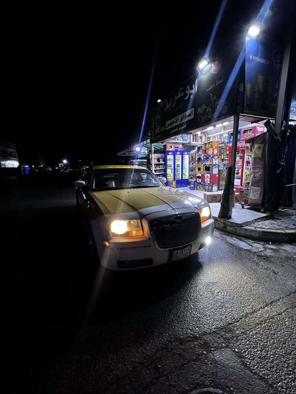 السلام عليكم اوباما 2010  4 چوك السياره ضفيره جديده وعقل وباتري ونوزلا وبلكات وصبغ جديد السياره وتخم تاير قبل شهر شاده وفيت بم جديد اي نقص ما بيه وهمين اي ضربه ما بيه السياره فقط صبغ السياره جديده وصدر خلفي كله جديد السياره جاهزه ب (١٢٠ وبيه مجال $) رقم بغداد مصفره هيئه ومرور عليه ادامه كامله السياره مكانه واسط (الكوت ) الرقم ***********
