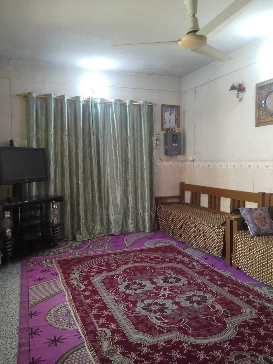 السلام عليكم بيت للبيع بحي الموضفين مساحه 300 يحتوي عدد 3غرف نوم ثنين طابق الاول وثاني غرفه كامله سيراميك ومخزن همات كامل موقع خلف حسينيت عبد الحسن مضلوم راجائن الي يريد يشتري يتصل على هذا الارقام ***********... ***********......
