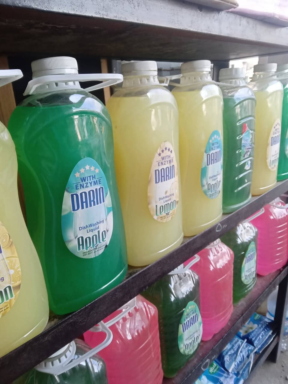 بسم الله وعلى بركة الله
زاهي درجه اولى سعة الدبة لترتين السعر ١٢٥٠ 
بطل زاهي الأصلي السعر ٥٠٠
يتوفر لدينا كميات كبيرة جملة خصم بالأسعار 
العنوان: محل بلدروز مجاور ابو وطن للمفروشات 
 الموبايل ***********
