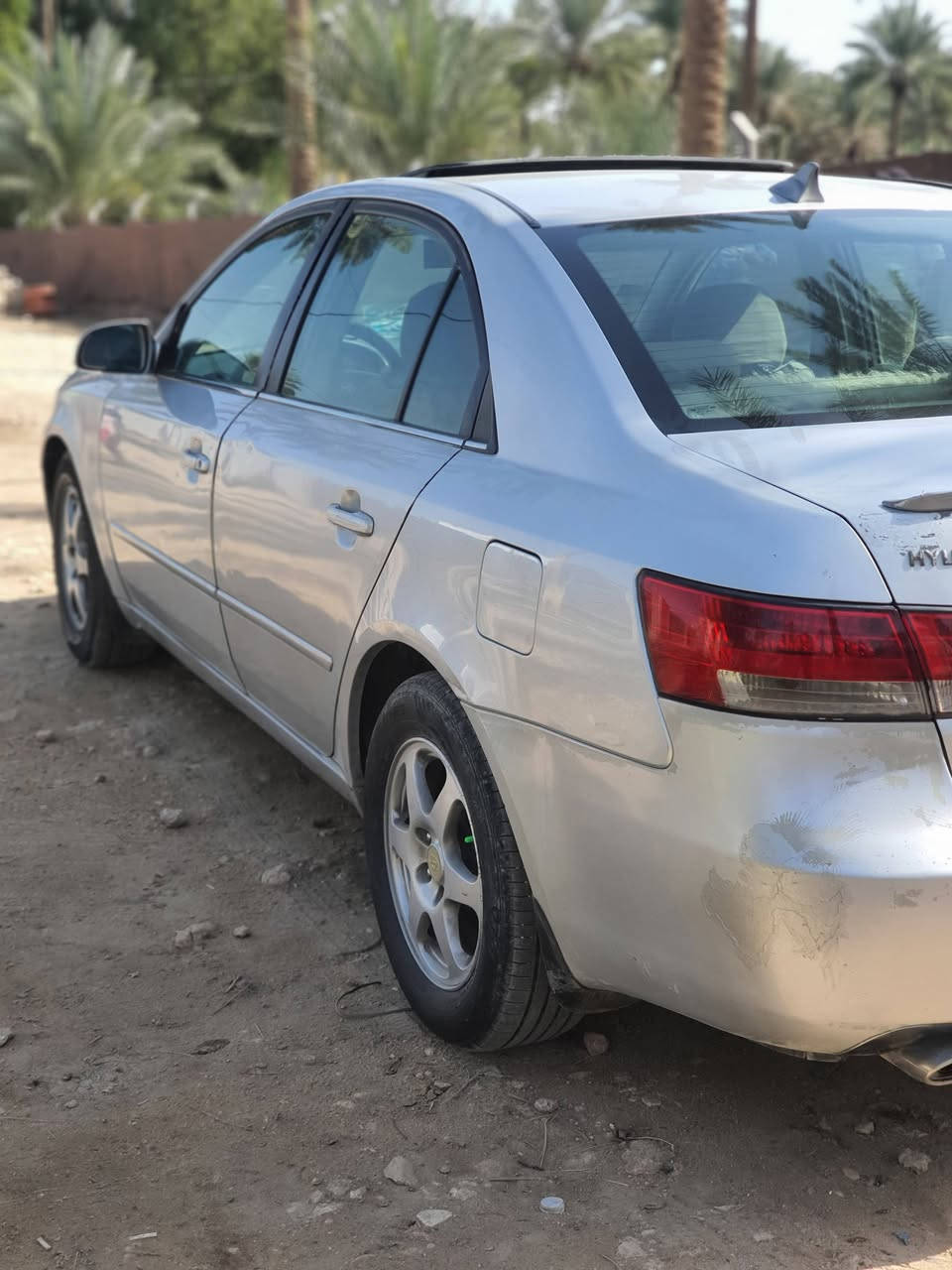 للبيع سوناتا موديل ٢٠٠٦ سياره حلوه ما ناقصه شي 
مير مكينه كفاله  

سته سلندر 3300
حداديه 
تخم تاير باتري جديد  
بيه صبغ ٤ قطع  

سياره بسمي رقم دولي 
السعر 90 وبيه مجال 
 
عنوان حله 
الاستفسار ع رقم ***********
