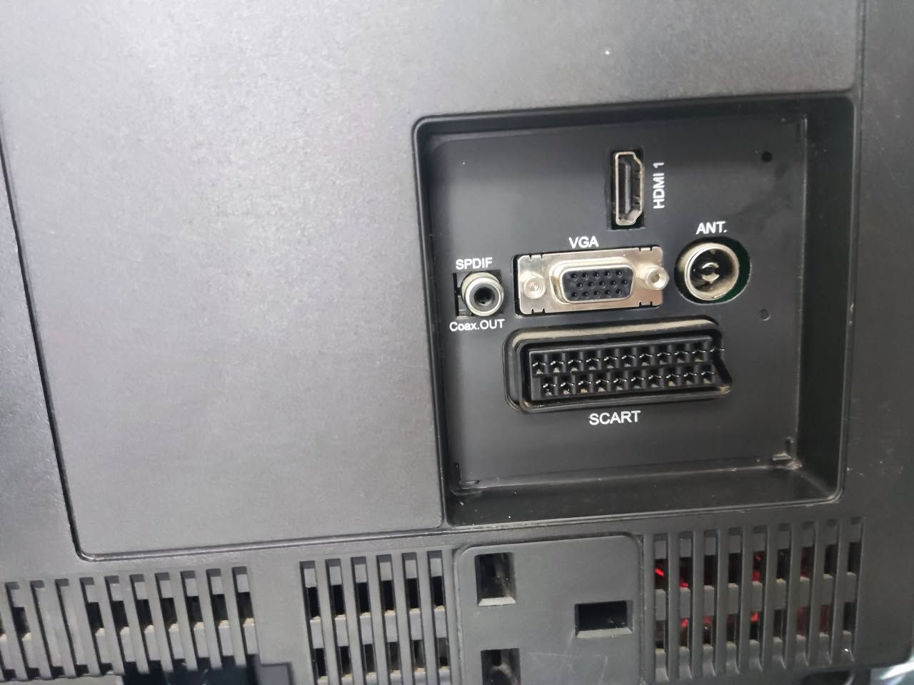 شاشه luxor باله سويديه 
60 هرتز 
حجم 19 
مع كيبل HDMI و ريمونت الاصلي 
و بيهه DVD داخلي 
بيهه منافذ 
HDMI
VGA
AV
USB
AUX
مع زر تحكم مدمج بالشاشه 
سعر 45 الف 
توصيل 5 جميع محافظات العراق


**إذا كنت صاحب هذا الإعلان وتريد حذفه لأي سبب، رجاءا أرسل رسالة إلى الدعم الفني**