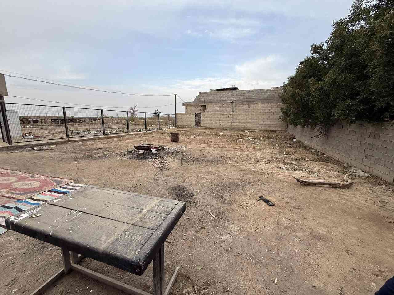 قطعة ارض للبيع مساحة 255 متر واجهة 17 متر بنزال 15 متر
في منطقة الحميدية  قرية السادة الطوال الشوارع الرئيسية للمنطقة تبليط والشوارع الفرعيه جاي بيهة التبليط ومشتغلين تقريبا نصف المنطقة 
كهرباء وماء ومجاري جديد وكافة الخدمات متوفرة قربها وتبعد عن مدينة الصدر ٥ دقايق 
متوفر داخل المنطقة مدارس + مستوصف + سوق 
منطقة هادئة جداً 

السعر 25 مليون 

للإستفسار :***********
