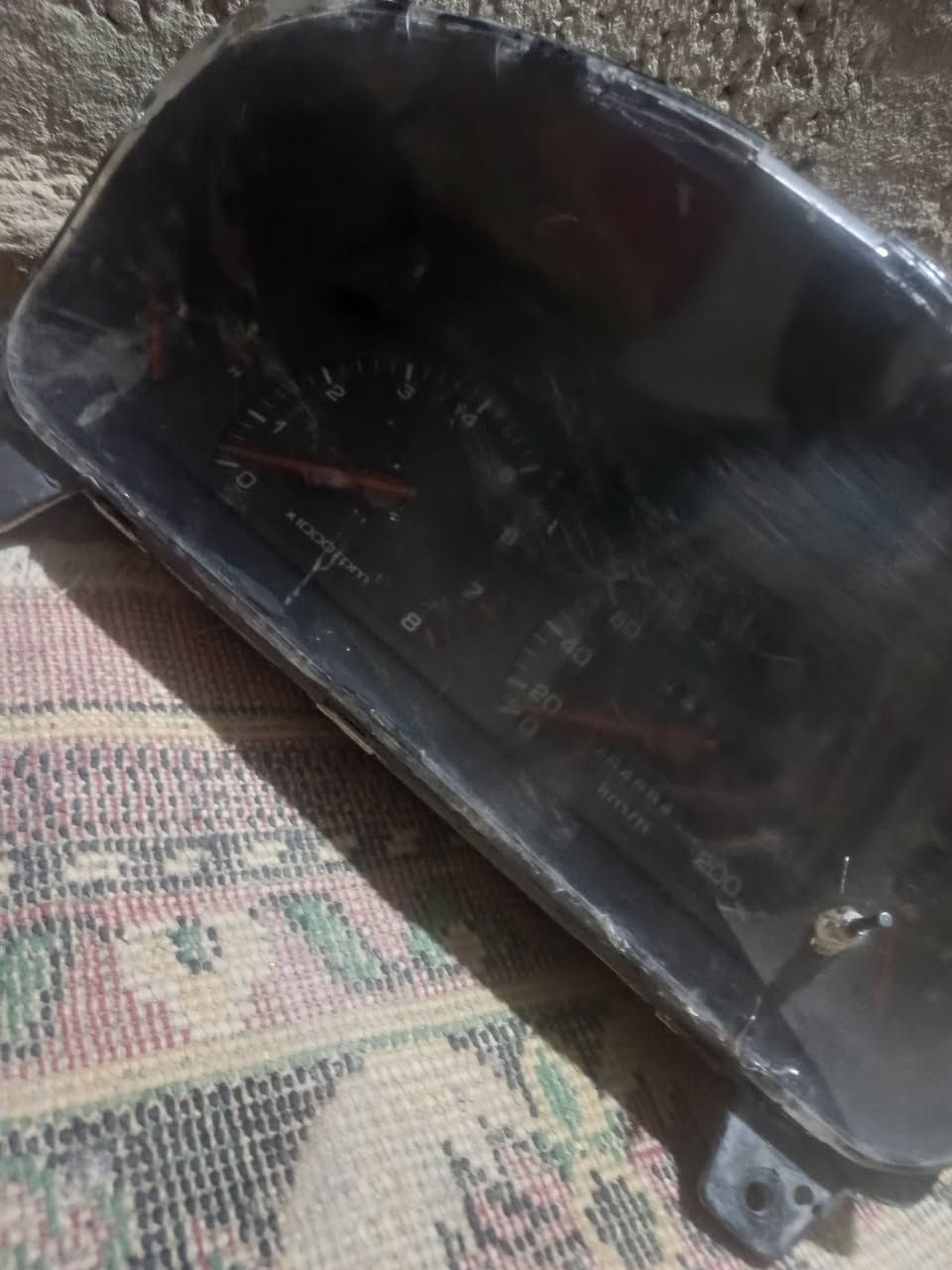 ساعه كيجات سياره انترا موديل 93
سعر ٣٠ ألف لمكان بغداد جسر دياله ***********
