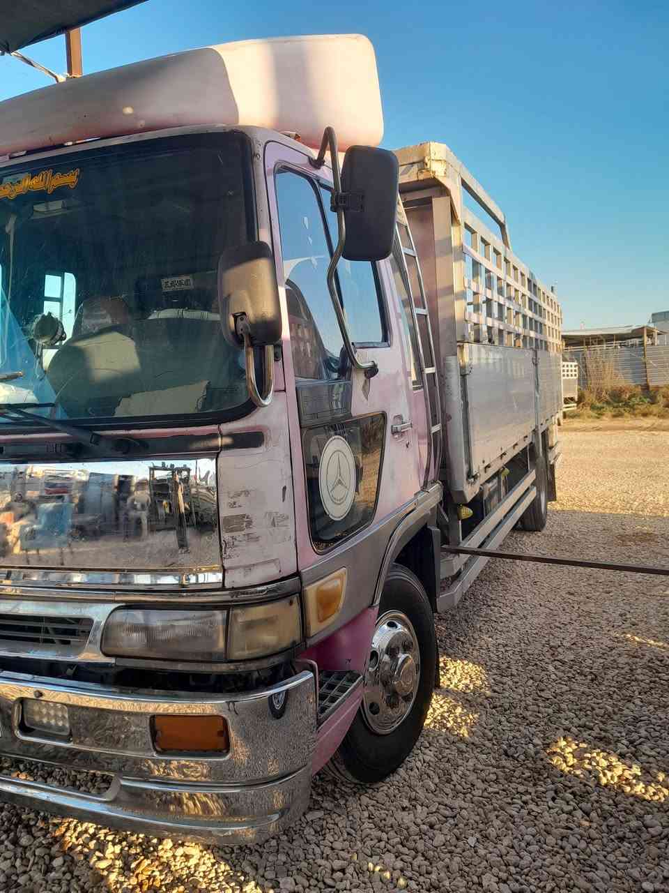 هينو انكر للبيع موديل ٩٦ سنويه مجدده طول سته وربع بلادي مكينه ٨٠ عادي لاصرف ولا بخار رقم بصره المكان حله سياره تخم تاير كبل عمل ***********
