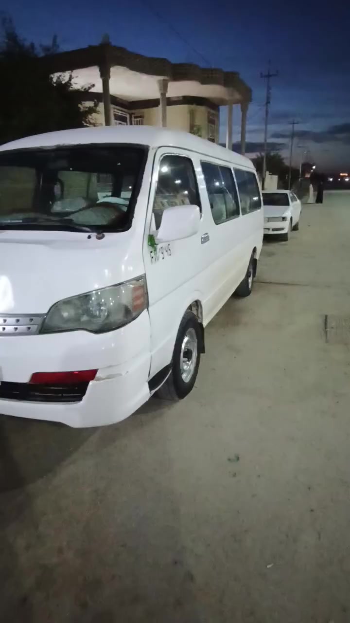 السلام عليكم
جنبي اجوان 2014    موصليه موصليه 
السيارة  جاهزة مكينه حداديه اكسن باور  كهربائية باتري جديد زوج تايرات جدد.  السعر ب 38وبيه مجال مكاني ذي قار  ***********
