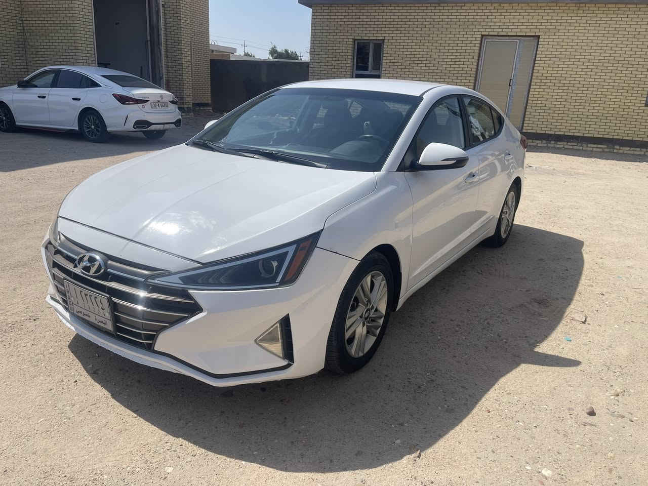 السلام عليكم
النترا موديل 2020 وارد أمريكي 
السياره بأسمي 
حادثه امامي 
مبدل دعاميه والبنيد مصبوغ
مكينه مفتوحه ( كازكيت )
السعر 130 وبيها مجال
***********
