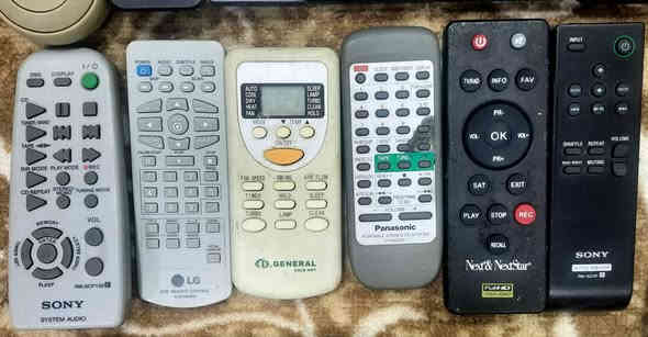 السلام عليكم . من رخصة الادمن المحترم . مجموعة ريمونتات متنوعة عددها ٣٧ ريمونت للبيع شلع ما ابيع مفرد كله ب ٥٠ الف شلع مكان كركوك ويوجد توصيل للاتصال ***********
