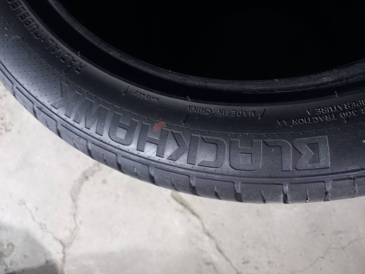 السلام عليكم... 4 تايرات(توسان..سبورتج) حجم 245/45/19 انتاج 2025 استعمال قليل 
سعر التخم:140 الف مع التبديل و البلنص 
العنوان:بغداد الجديده
للاتصال:***********
