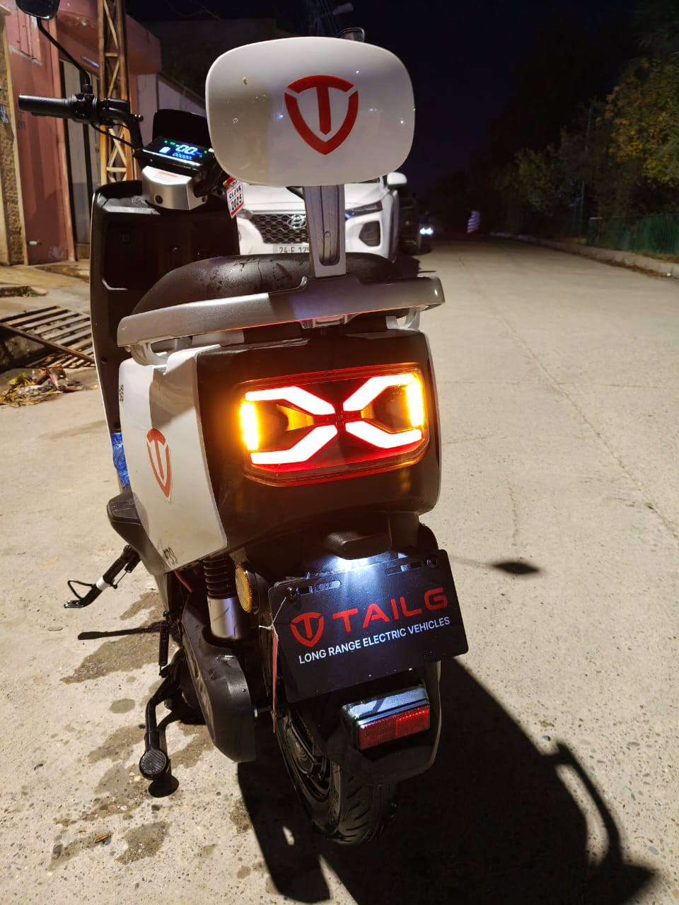 سلام عليكم للبيع ماطور شحن نوعيه TAILG ماطور جديد حيل حيل صاله عندي شهرين ماشي Km154 ماطور كله شرط شغال شرط ورقة ضمان موجود شاحنة موجوده 
$840 وبي مجال 
***********
موصل جانب ايمن
