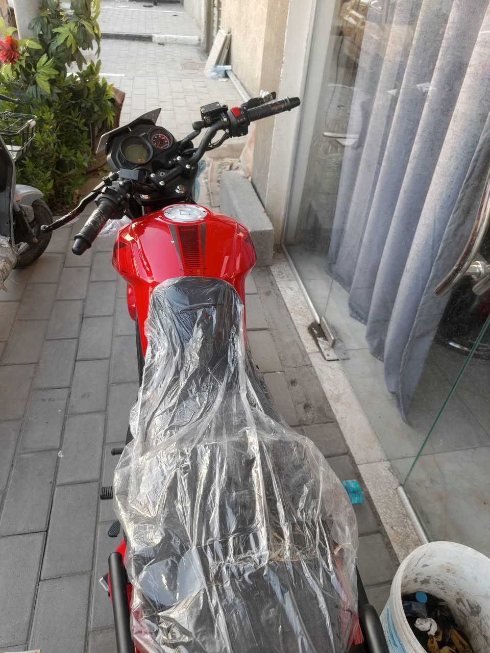 السلام دراجه كيواي ايطالي موديل 2026 درجه جديده كلش توه مطلعه من الشركه رقم اربيل مميز سنويه تنتهي ب 2031 دراجه فول مواصفات مكينه 200 سعره 3700 ثلاث ملاين و700 الف رقمي ***********
