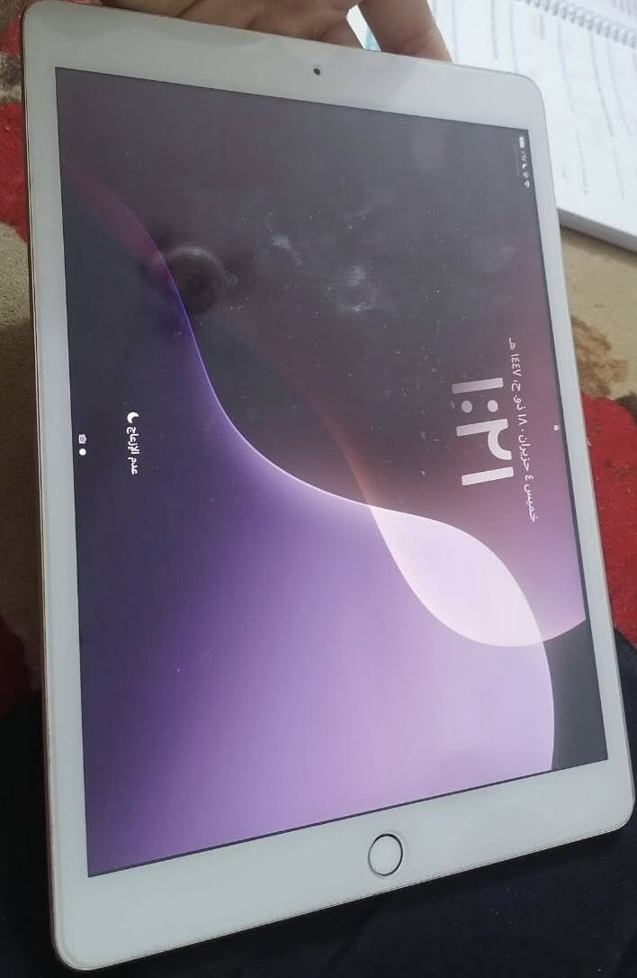 ايباد7ذاكره128ممستبدل بي شي فقط مرفوع التج ومكبوس مره ثانيه مثل مموضح بالصور ويا كفر ستاند+سماعه بلوتوث محيطيه+كيبل الشحن بطاريته من85الى90 للبيع او مراوس بايفون للتواصل***********

