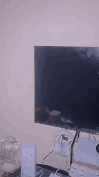 سلام عليكم شاشه للبيع 4k شاشه نضافه فول مع ستاند متحرك السعر 300 قفل قفل للاستفسار مراسله الواتس ***********
