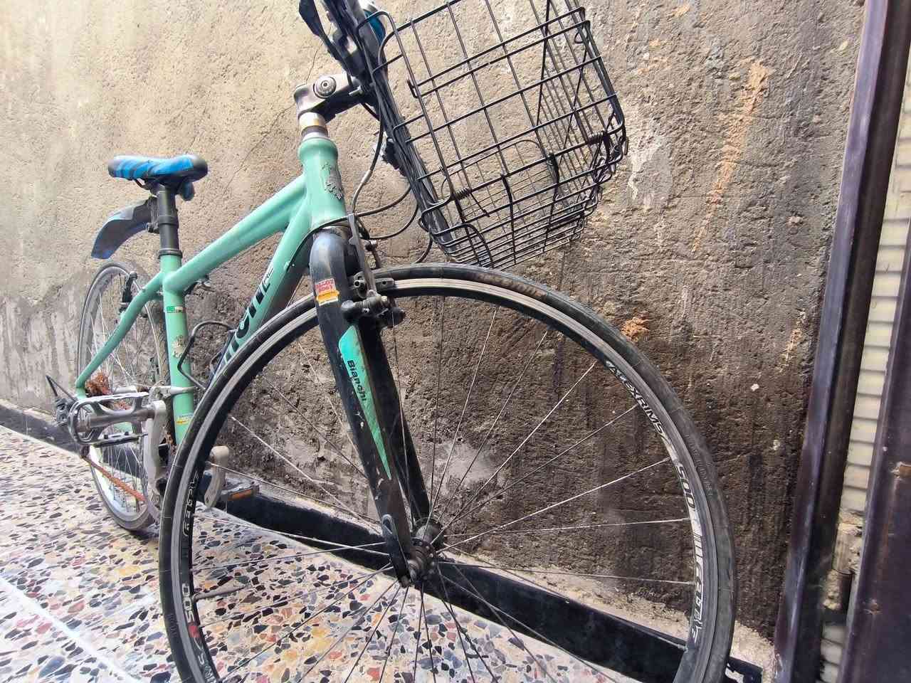 السلام عليكم
بايسكل ماركة bianchi الإيطالية 
استعملته ٣ أشهر فقط وتركته 
للبيع ، السعر ١٠٠ ألف 
المكان: بغداد -الوشاش


**إذا كنت صاحب هذا الإعلان وتريد حذفه لأي سبب، رجاءا أرسل رسالة إلى الدعم الفني**