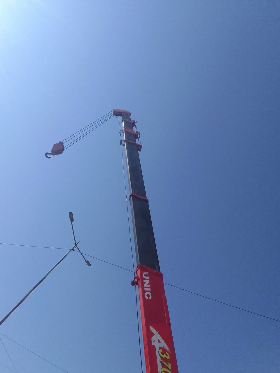 السلام عليكم للبيع جهاز اكرين ٣طن خمسه اسلايت مخالف
أستفسار ***********/***********
