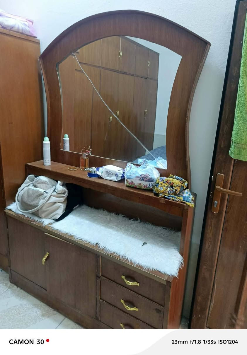 غرفه خشاب للبيع
لل تصال ***********
