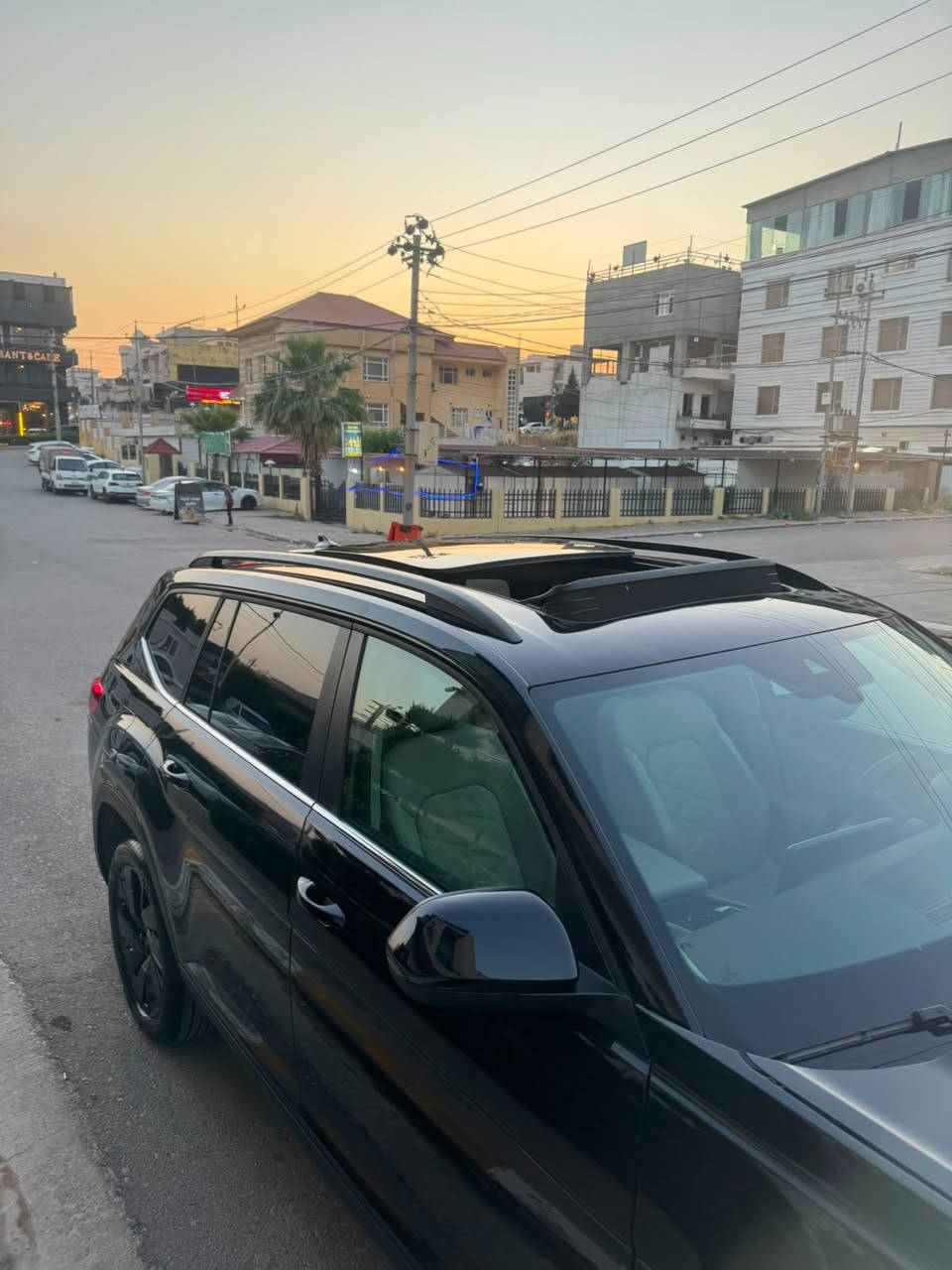 VW Atlas 2024 Panorama 
سياره بيها قطعتين جاملغ وبوند و بيها شويه pdr  
بانوراما
دبل اكسل
داخل بيجي
7راكب 
الشكل الجديد
9  الف مايل 
فتل رادارات + حساسات
ويل 20
رقم الشاصي موجود بالصور 
يصمة 4 أبواب
بصمة تشغيل 
محرك 2.0 تيربو 
كافة تحكمات السيارة لمس تشغيل عن بعد
شفتات ستيرن 
‏‎صندوق شفط كهربائي
وضعيات قيادة 5 ايكو وسبورت 
انارة داخلية .. ليدات .. تحت الرجل 
لايت لد متحرك عدسات تتحرك مع ستيرن .. بك لايت لد 
‏‎رادار أمامي (تحديد مسار)
‏‎رادار جانبي (نقاط عمياء)
‏‎رادار خلفي (تحذير من الاصطدام)
‏‎تبريد مركزي لمس
‏‎كشنات جلد / كشن تدفئة / تبريد 
‏‎كشن كهرباء
‏‎دشبول ديجيتال
‏‎هاند بريك بصمة
كير بصمة 
‏Android Auto 
‏Apple Car Play 
‏‎مانع انزلاق+ABS
‏‎شاشة كبيرة لمس
‏‎حساسات خلفية .. امامية . جانبية 
‏‎تحكمات استيرن .. ستيرن تدفئة 
‏‎اوتو ستارت Auto start 
‏‎اوتو ستوب Auto Stop 
‏‎منافذ type C 
رقم كاتي وتترقم شمالي 
مكان السياره دهوك
سعر جدا مناسب
للاستفسار 
***********
*********** دهوك, العراق
