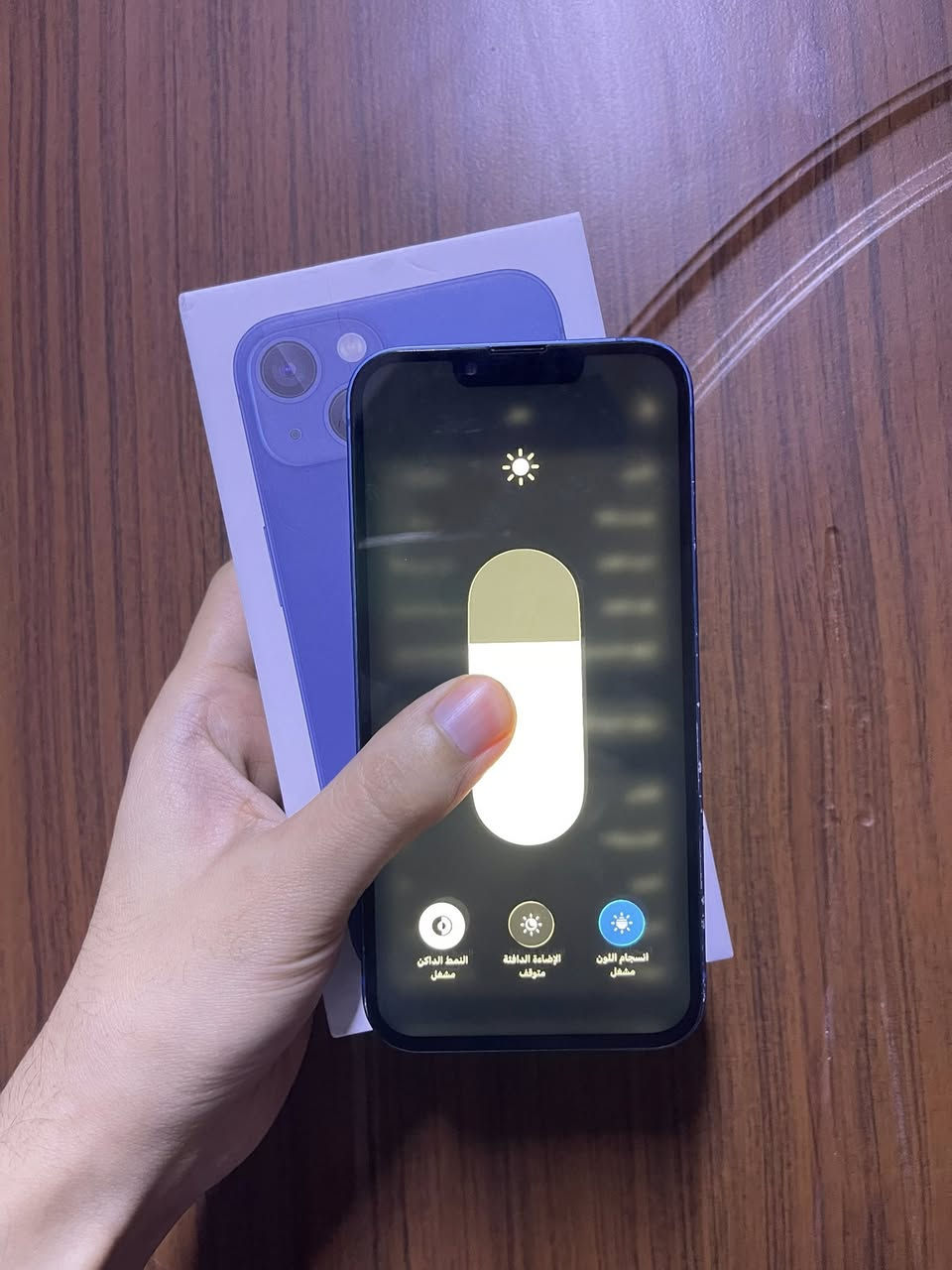 ايفون 13 العادي ذاكرة 128 بطاريه 89 نضيف فقط مبدل شاشه الباقي مكفول كله شغال سعره 340 وبي مجال بسيط ***********
