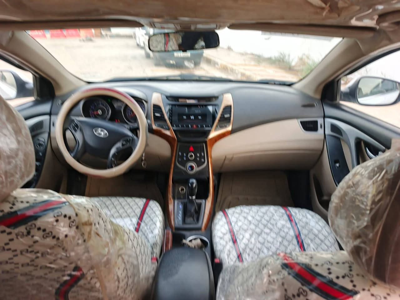 النترا للبيع او مراوس موديل 15 رقم بغداد بسمي مواصفات فول مكينه وكير وحداديه وتبريد مكفوله كفاله عامه من الضربه والتبديل فقط نص الجاملغ وكارت مكينه 1800 اي استفسار اتصال ع رقم ***********
