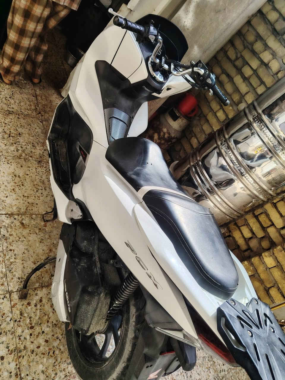 السلام عليكم بي سيس جيل الثالث مكفوله بصمه حساسات فول سعر ٢١٠٠ بيهه مجال مكاني كوت انوار ***********
