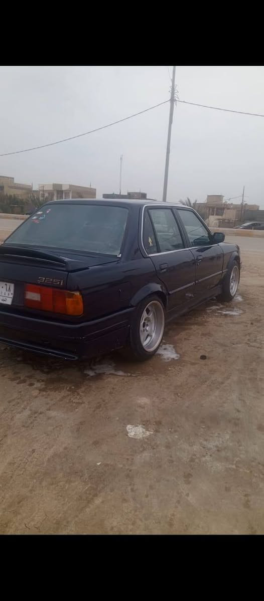 سلام عليكم بي ام زعره لبيع سياره حلوه وكاعده سعر ب37وبيه مجال قليل حك جيه مكاني حله رقم الهاتف شغال ***********بيه وتساب
