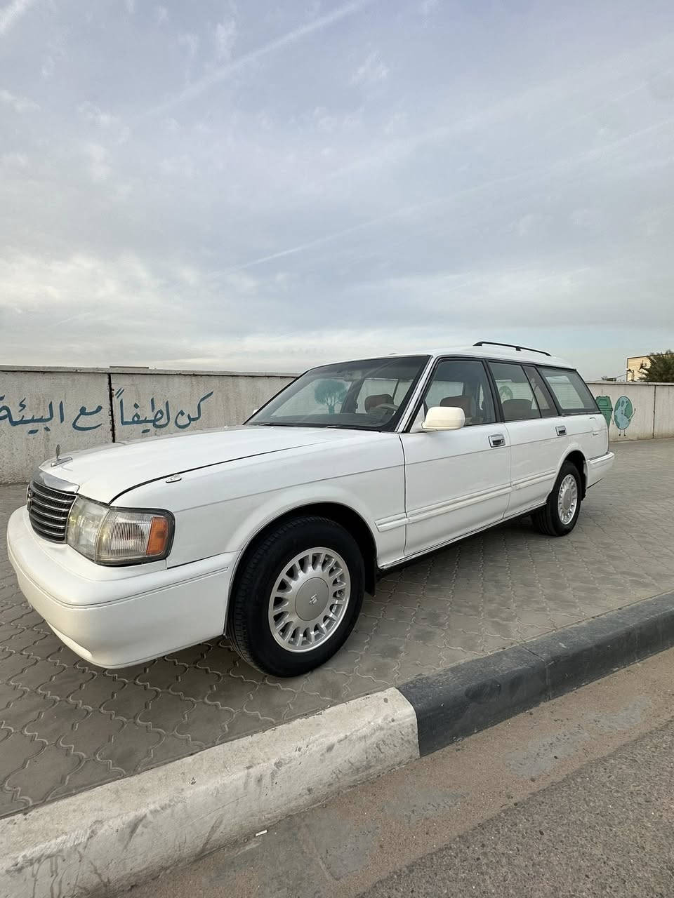 سلام عليكم ارنب ستيشن للبيع موديل 1995 رقم بصره مشروع وطني سنويه لغايه 2026 مكفول من الكص ونقل الجثه والضربه والشاصي مكفول تبريد ثلج محرك وكير VVT بلكارتون حداديه جديده طخم تاير كهربايات لايت عالي ناصي سياره جديده قرفه جديده عنوان السياره البصره الزبير السعر 67 بيه مجال بصيط هذه رقم الموبايل ***********
